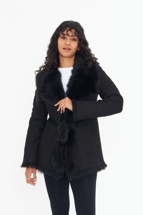 The Toscana Elegance: Hand-Crafted Ladies’ Long-Fur Sheepskin Toscana Coat